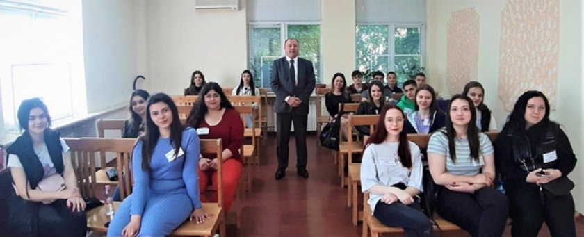 Ученици стажуват в Окръжен съд - Силистра