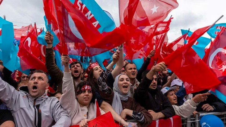 Опозицията в Турция проведе грандиозен митинг
