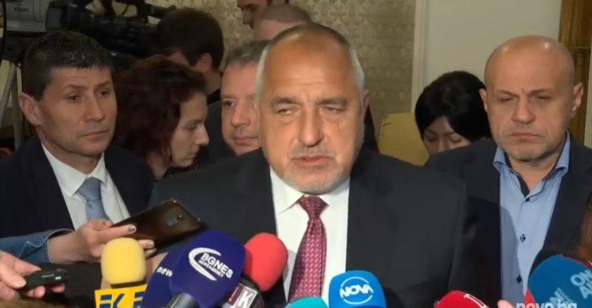 Да правиш правителство сам е нещо нечувано. Още по-нечувано е