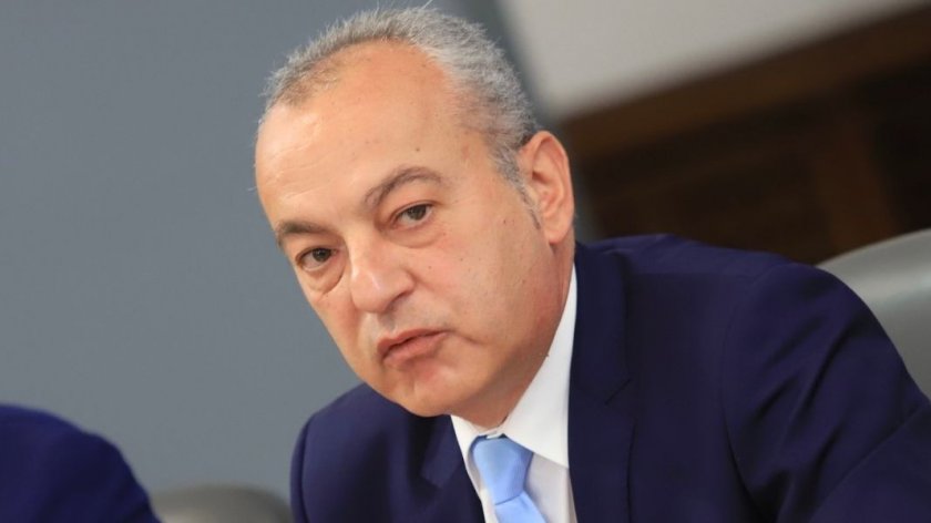 Гълъб Донев: Политиците се оправдават с администрацията