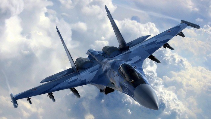 Опасно близо: Руски Су-35 заплаши полски самолет