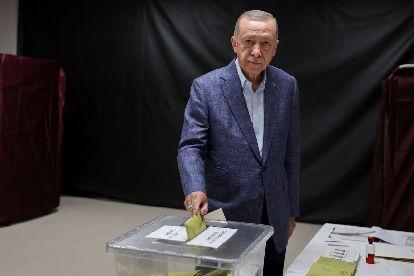 Президентските и парламентарните избори в Турция протичат без проблеми. Това