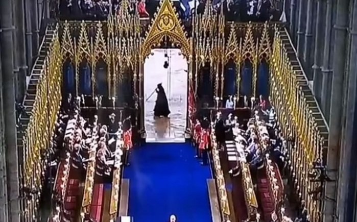 Социалните медии са залети от коментари на потребители, които се