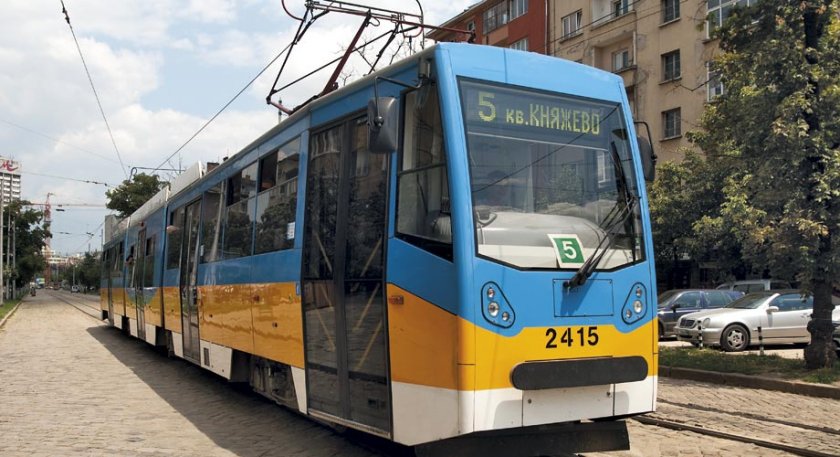 Търпение, столичани: Трамвай №5 пак в ремонт, градят нови релси 