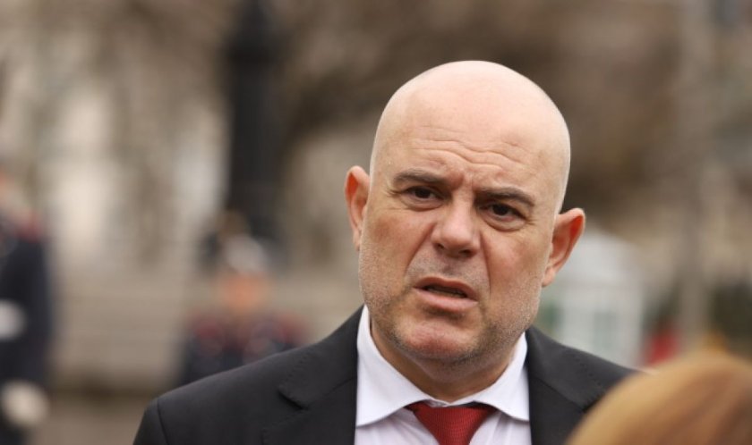 Иван Гешев коментира съвсем лаконично на Мария Габриел, която е