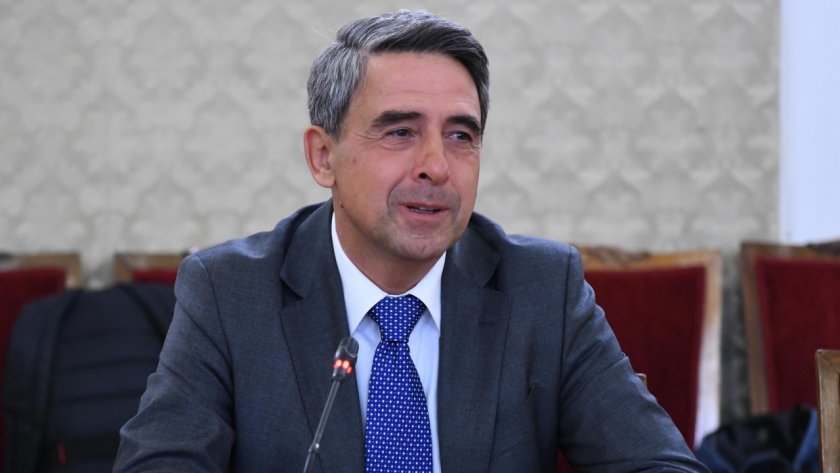 Новият премиер ще бъде Мария Габриел. В това е убеден