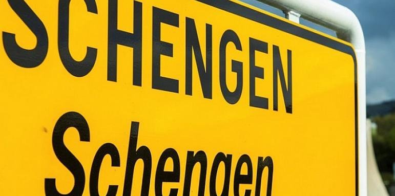 Европейската комисия подкрепя присъединяването на България и Румъния към Шенген