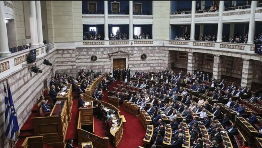 Утре в Гърция се провеждат редовни парламентарни избори. Над 10