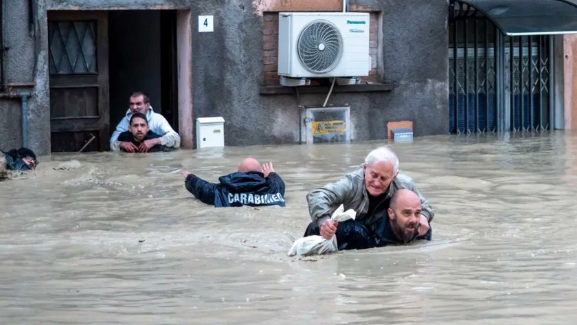 Катастрофалните наводнения в Италия са водеща тема за италианските медии.