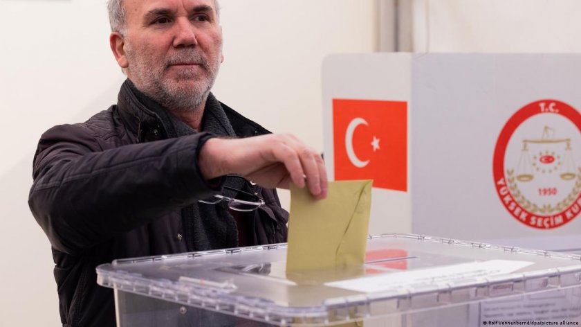 Опозицията в Турция съобщи за нередности в хиляди изборни урни