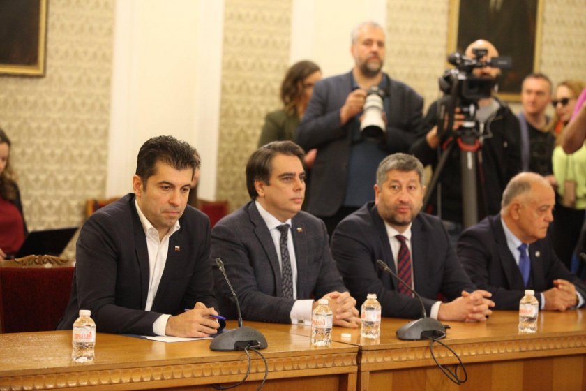 Игра с кворума или тайно гласуване може да дадат неочакван