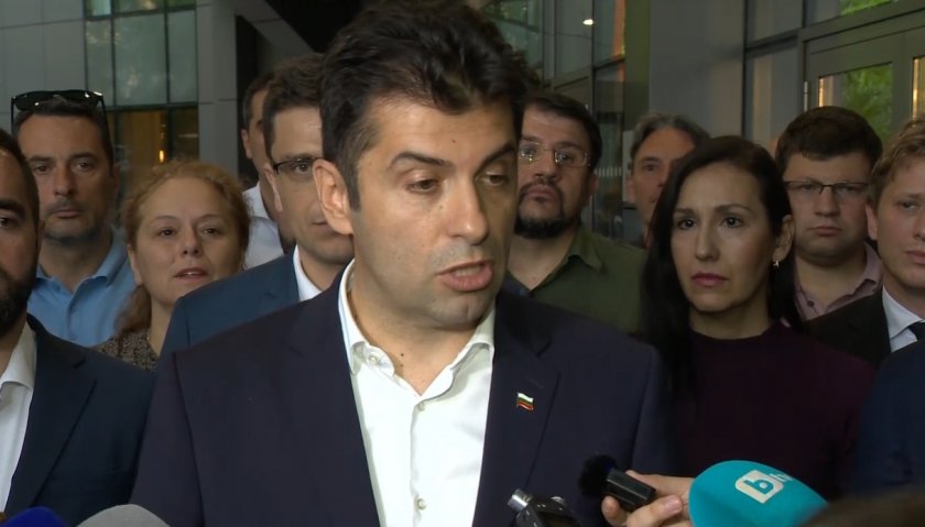  Скандал: Какви шок-записи ще извади на следващия ден Радостин Василев? 