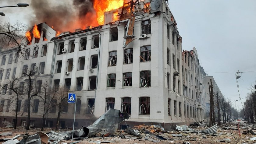 Силни експлозии в Харков, обявена е въздушна тревога
