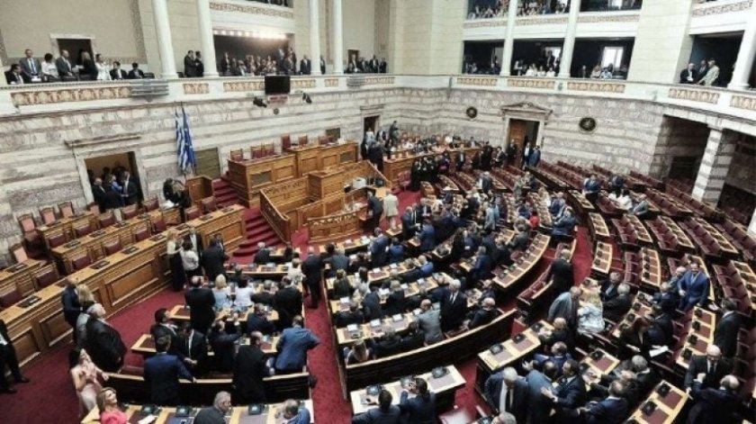 Седмица след изборите: Гръцките депутати положиха клетва