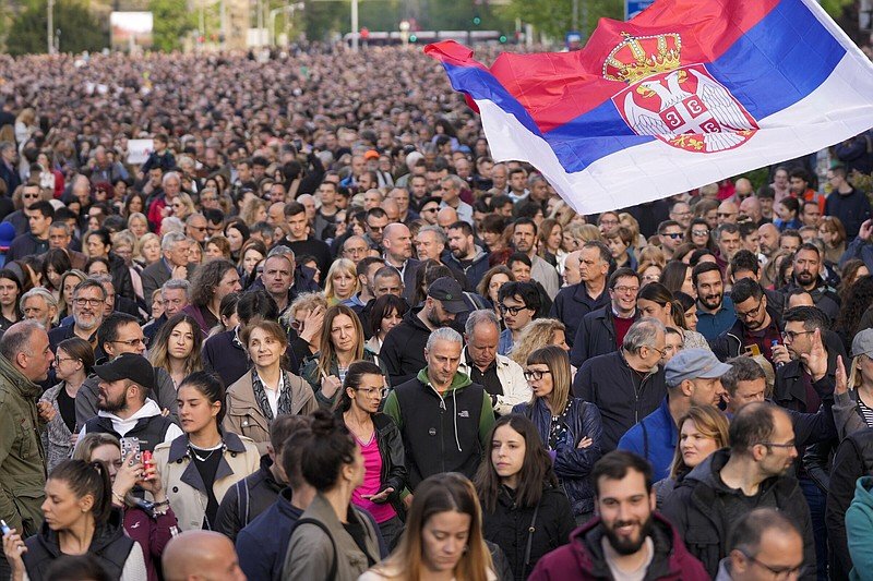 Десетки хиляди протестираха срещу насилието в Сърбия
