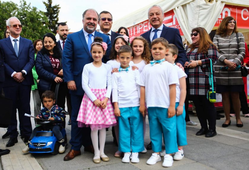 На откриването на Панаира на книгата служебният премиер Гълъб Донев