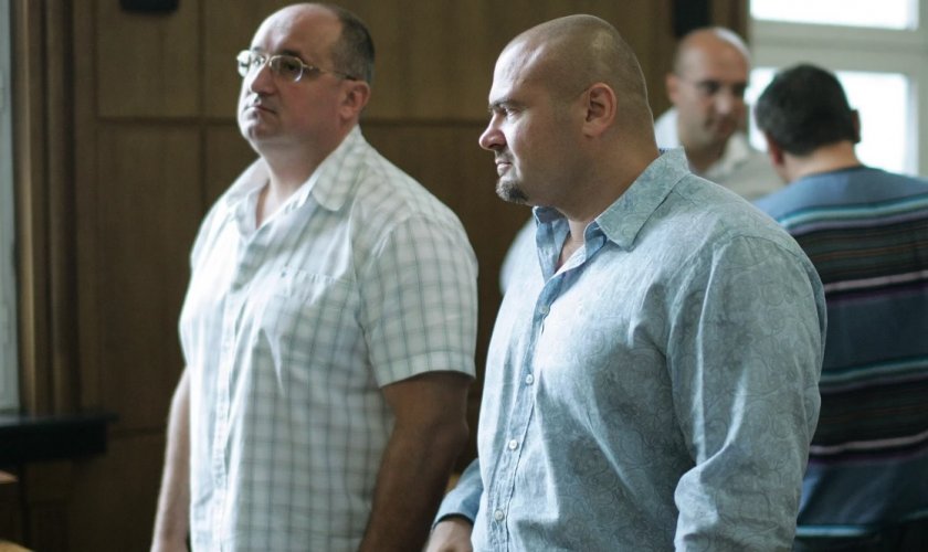 Братя Галеви винаги са били под протекция. Формално са се