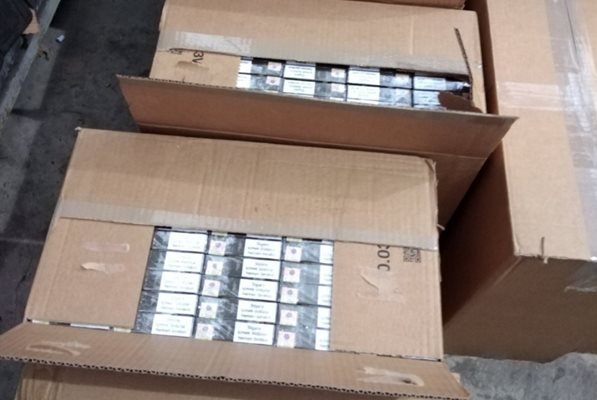 Спипаха 30 хил. кутии контрабандни цигари в мебели на ГКПП Лесово