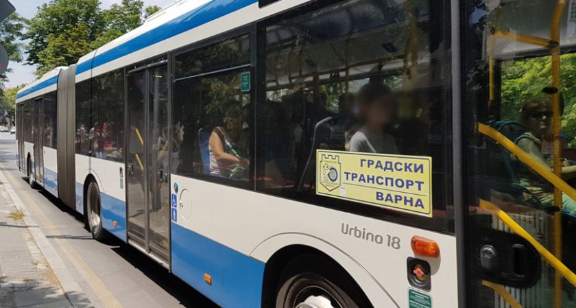 Двойно поевтиняват картите за градски транспорт във Варна