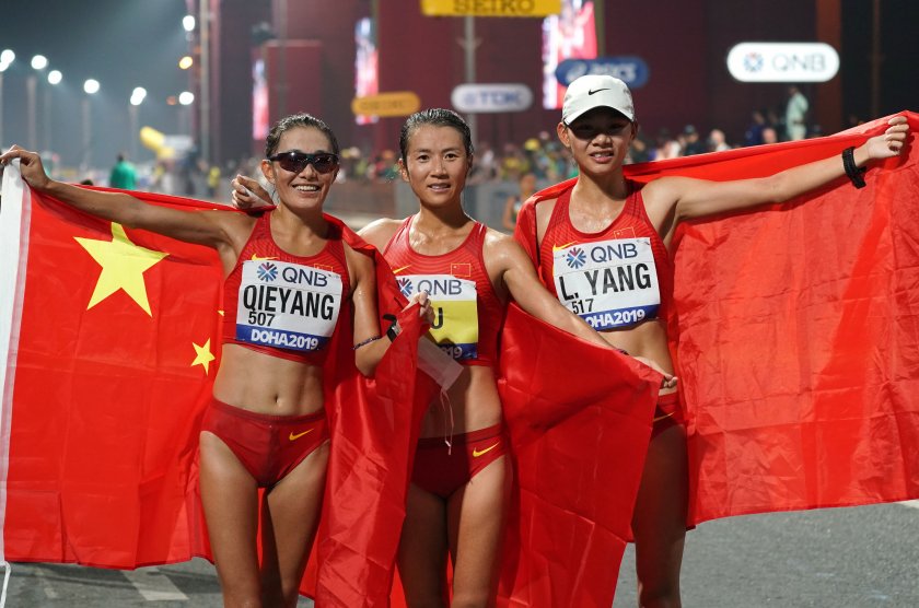 Китайки не допуснаха други на почетната стълбичка