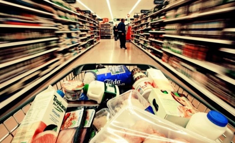 Супермаркети ще работят без персонал в неделя