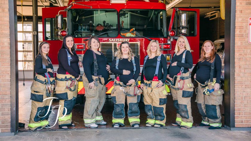 7 пожарникарски жени станаха майки едновременно 