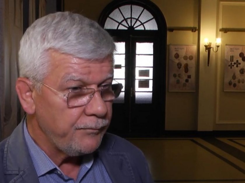 Министърът на земеделието Кирил Вътев е заплашил, че ще хвърли