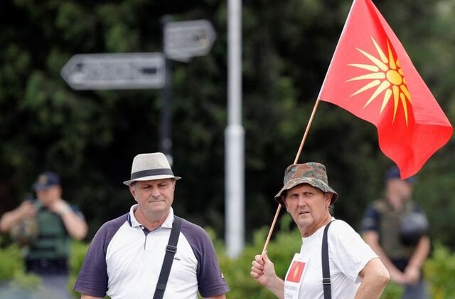 Македонците не щели да ни вписват в конституцията им