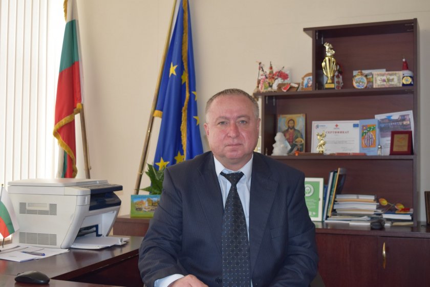 Областният управител на Монтана и заместникът му са подали оставки