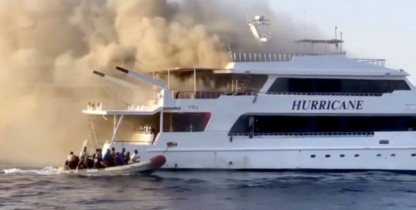 Трима британски туристи са загинали след пожар, избухнал на кораб