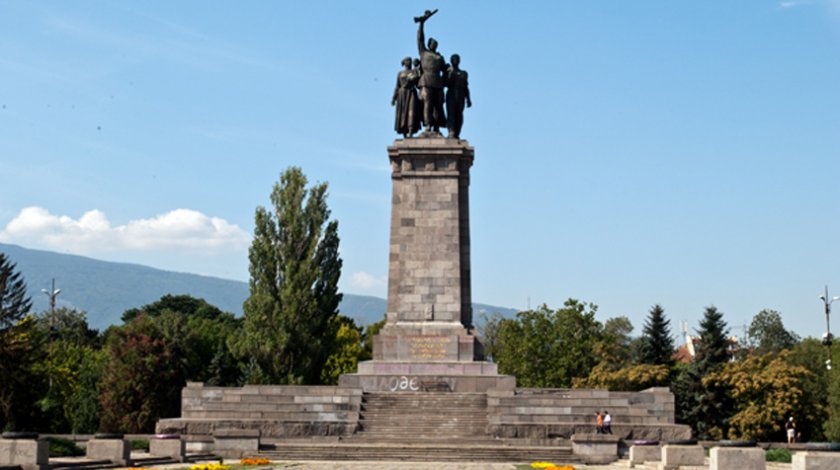 И СДС напира да се махне паметникът на Съветската армия