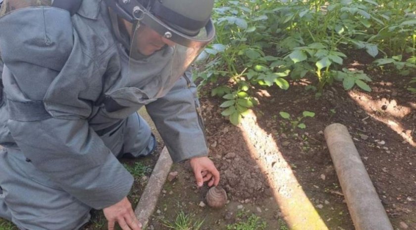 Откриха невзривена ръчна граната в частен имот в Сопот
