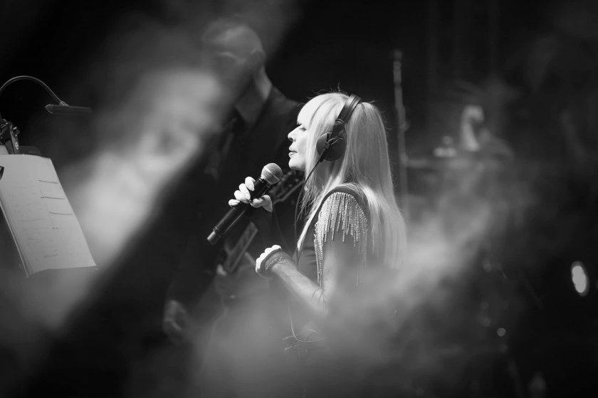 Естрадната прима Лили Иванова е станала жертва на измама. Това