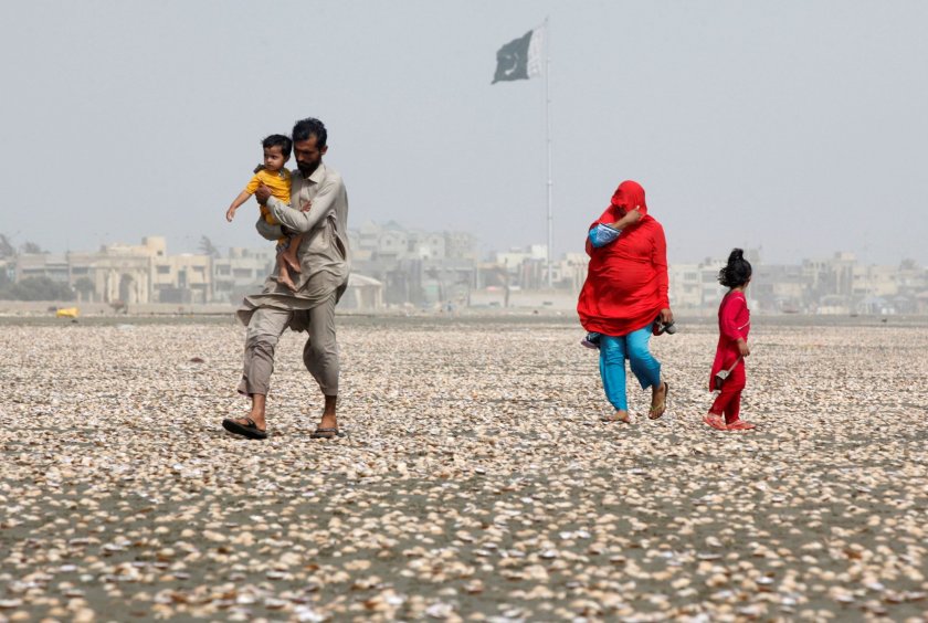 Пакистан чака горещини от 50 градуса по Целзий