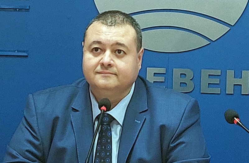 Депутатът Свилен Трифонов: Дали целта на "плаващите мнозинства" не е да се овладеят регулаторите?