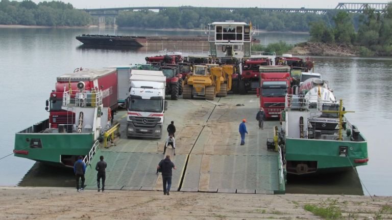 Арестуваха капитана на българския кораб, който предизвика разлив на гориво