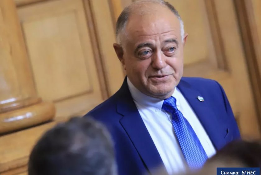 Ген. Атанас Атанасов доста остро и без да спестява нищо,