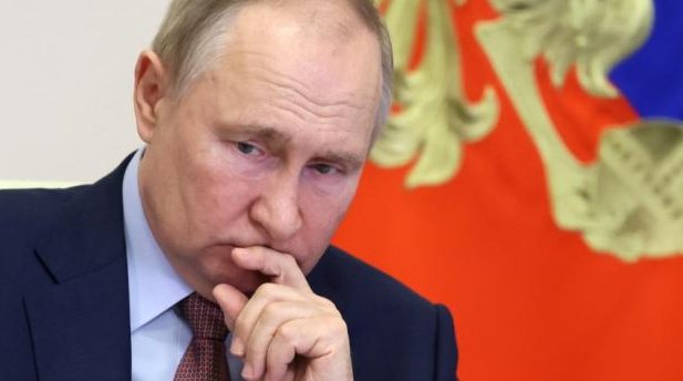 Руският президент Владимир Путин проведе телефонни разговори с президента на
