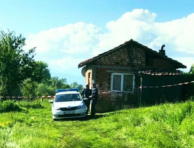 Бере душа наръганата от внука си баба, окото й е извадено