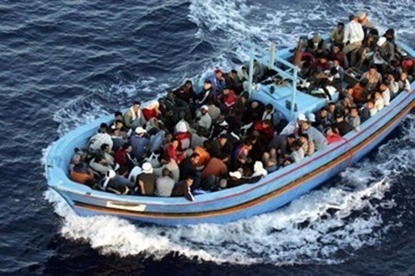 Гръцката брегова охрана спаси 63 мигранти, чиято лодка изпадна в