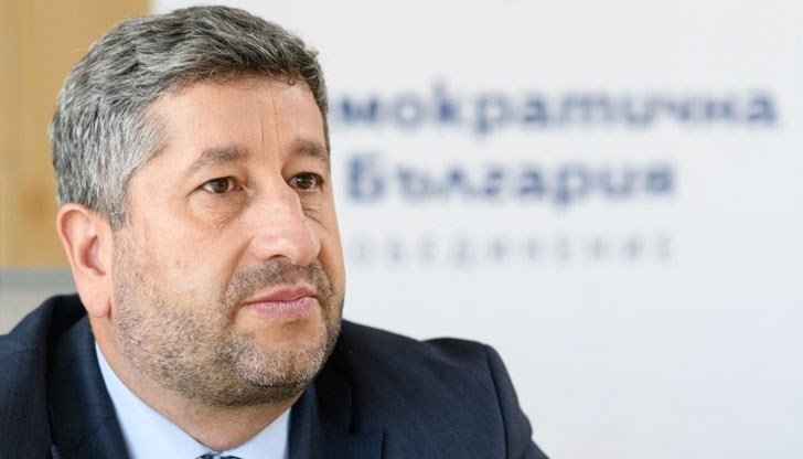 Христо Иванов потвърди: Решаваме дали да не съборим кабинета