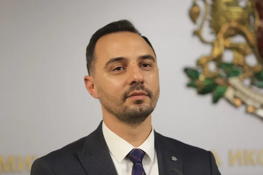 Министър Богданов ще посети ВМЗ-Сопот. Днес министърът на икономиката и индустрията Богдан