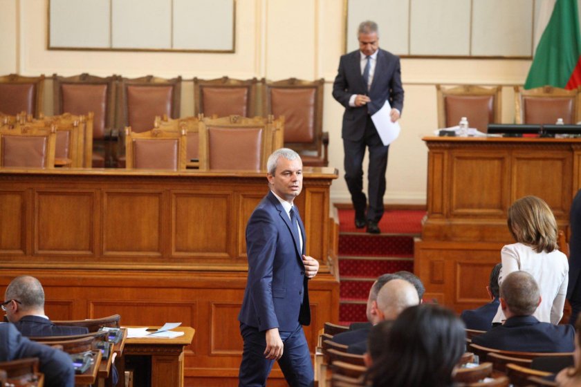 Пускат кръв на депутатите