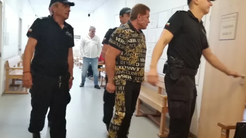 Районният съд остави Ангел Личканов - Личкана в ареста. По