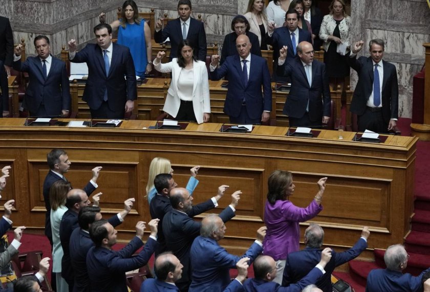 Новият гръцки парламент положи клетва