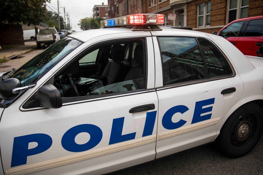 Автобус се блъсна в няколко превозни средства на път в