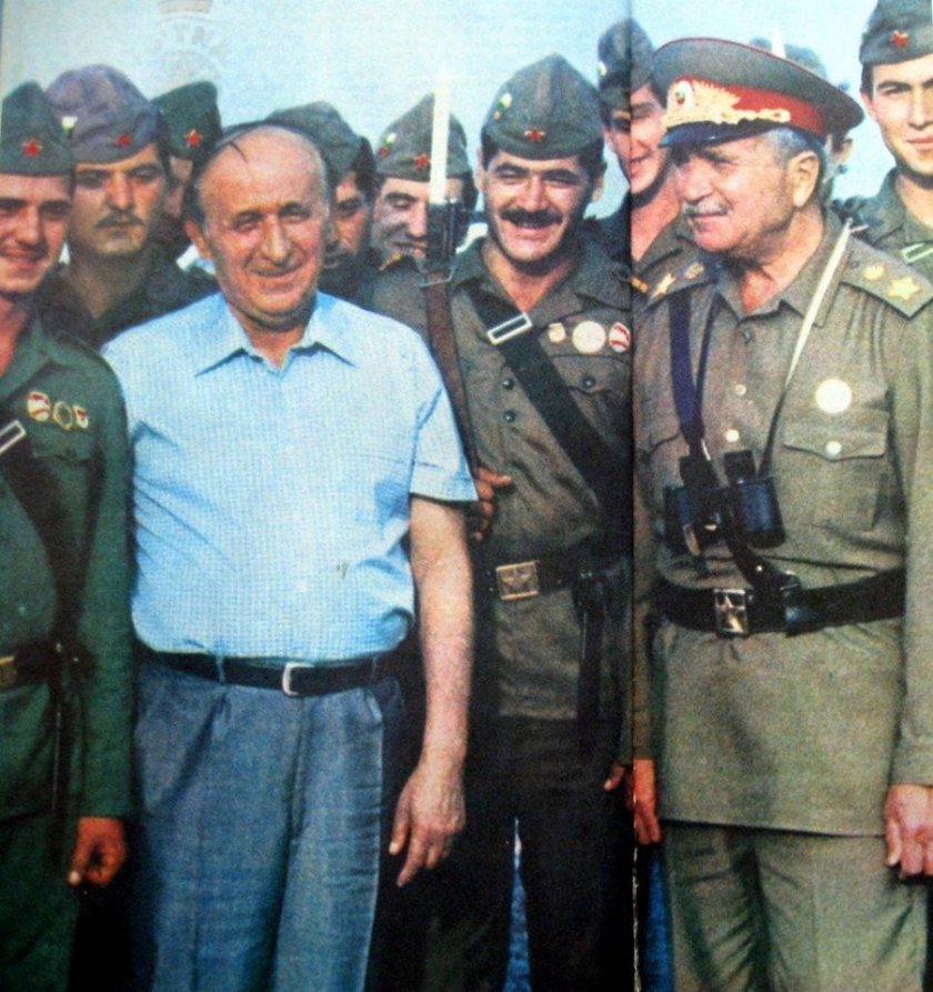 Кой ще ни даде снаряди за Украйна? Бай Добри Джуров!