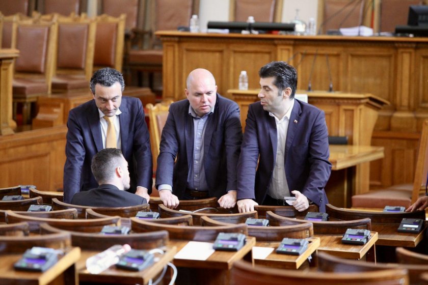 България трябва да приоритизира реформата на службите си за сигурност