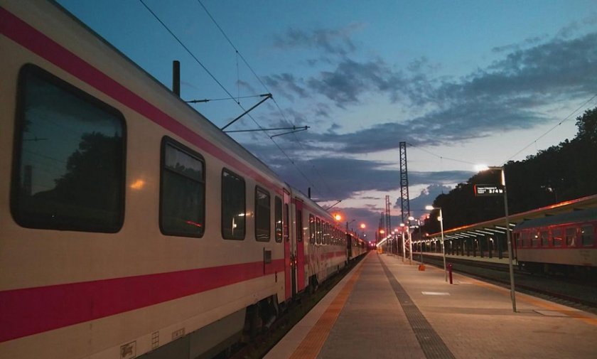 За лятото: БДЖ пуска два допълнителни нощни влака до Бургас
