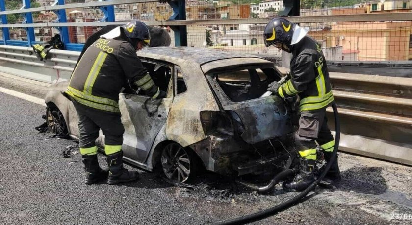 Двама италиански изследователи загинаха, когато прототип на хибриден автомобил избухна